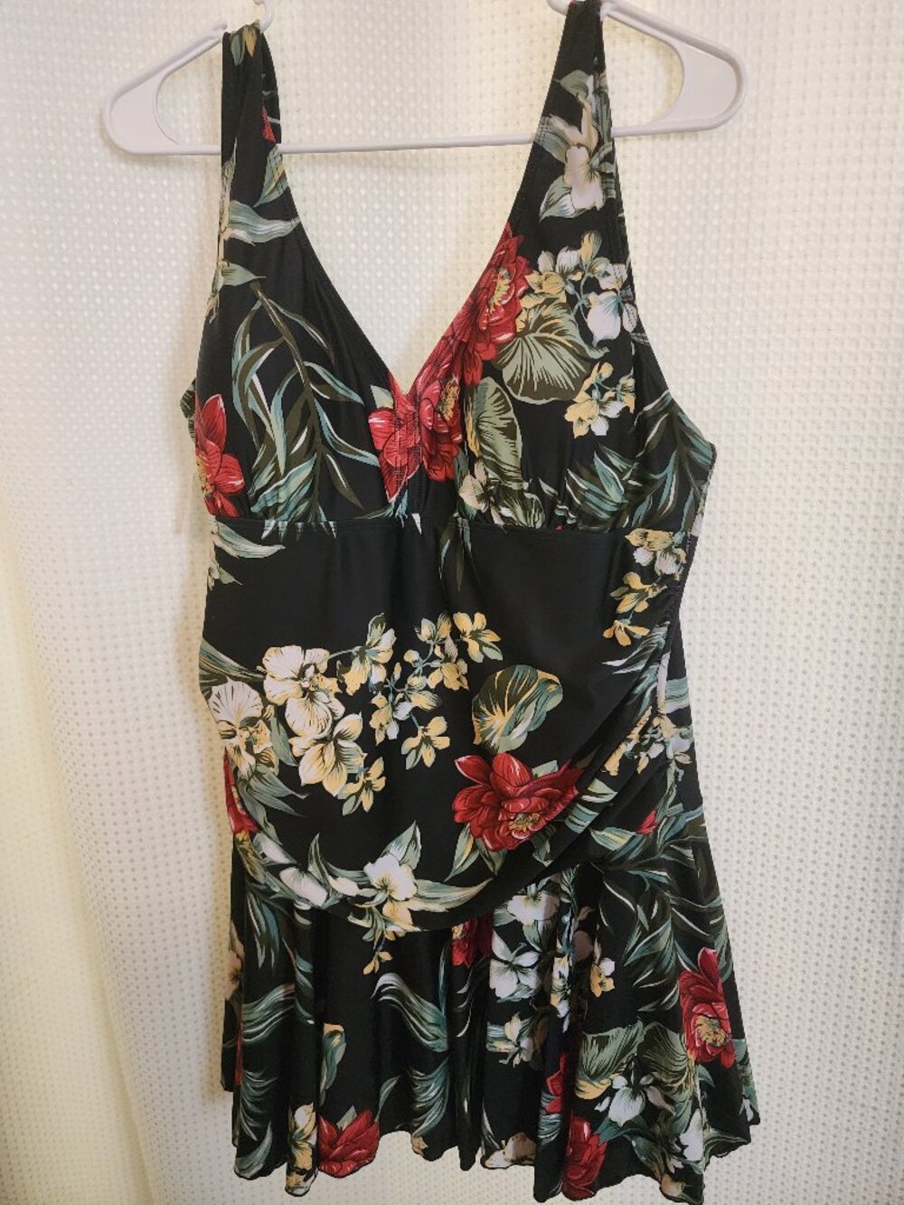 BEAUTIFUL SWIM DRESS - TROPICAL - 3X - PRE LOVED